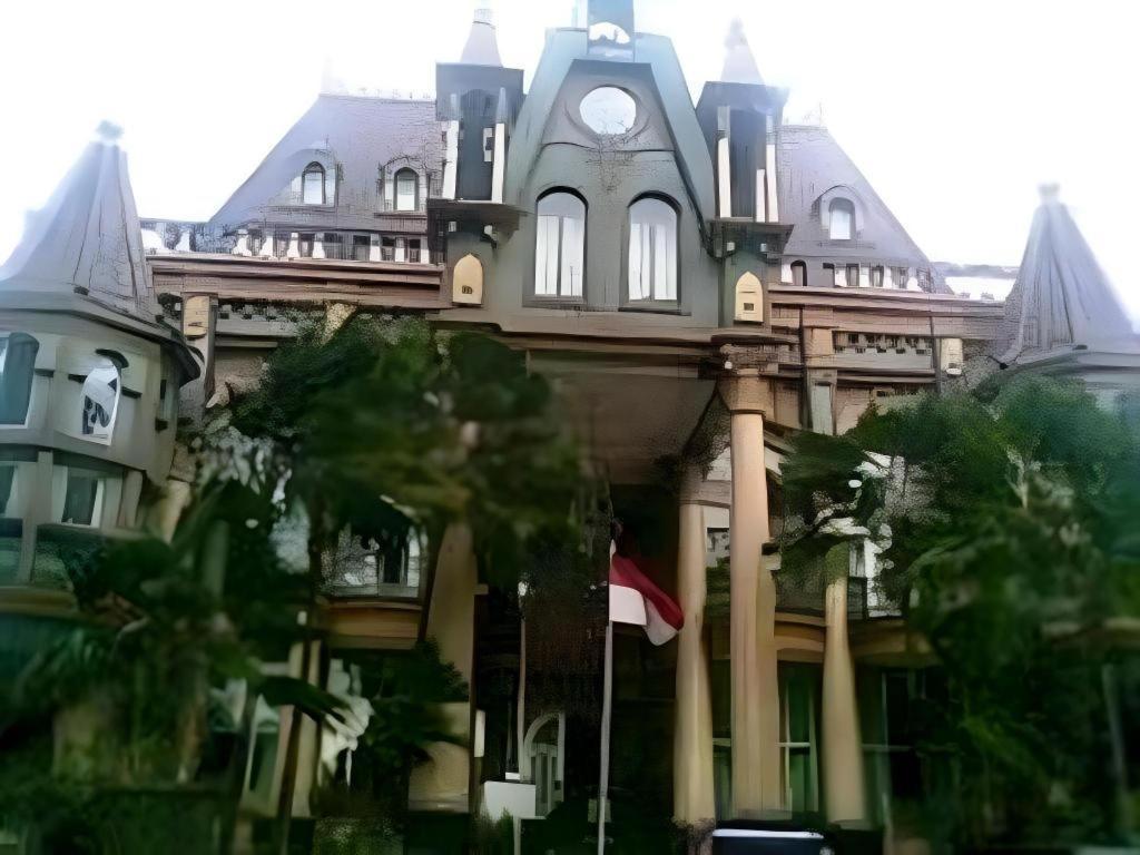 โรงแรมกาจาห์มาดากราฮา มะลัง ภายนอก รูปภาพ