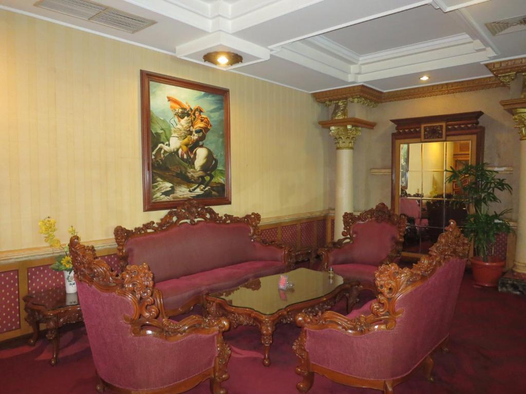 โรงแรมกาจาห์มาดากราฮา มะลัง ภายนอก รูปภาพ